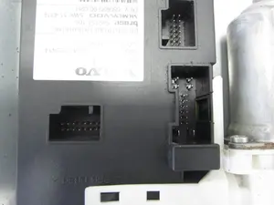 Foto de ELEVALUNAS DELANTERO IZQUIERDO VOLVO S40 BERLINA 2.5 20V Turbo CAT (220 CV / 162 KW) referencia 8679080 foto 4