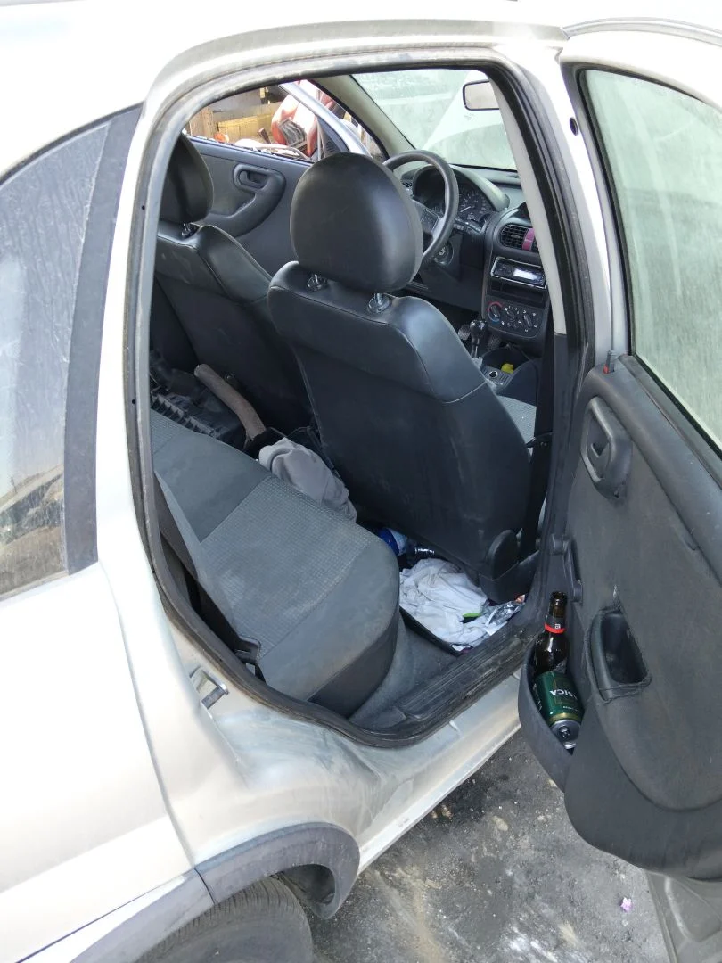 Foto de GOMAS CONTORNO PUERTA OPEL CORSA C 1.2 16V CAT (Z 12 XE / LW4) (75 CV / 55 KW)
