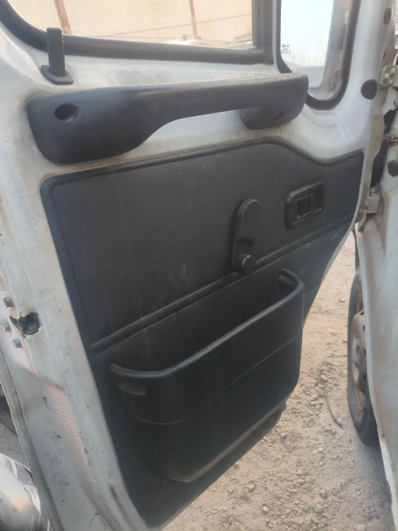 Foto de GUARNECIDO PUERTA DELANTERA IZQUIERDA CITROEN JUMPER FURGÓN 2.5 Diesel (86 CV / 63 KW) referencia 9392Q2