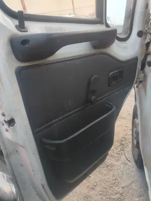 Foto de GUARNECIDO PUERTA DELANTERA IZQUIERDA CITROEN JUMPER FURGÓN 2.5 Diesel (86 CV / 63 KW) referencia 9392Q2