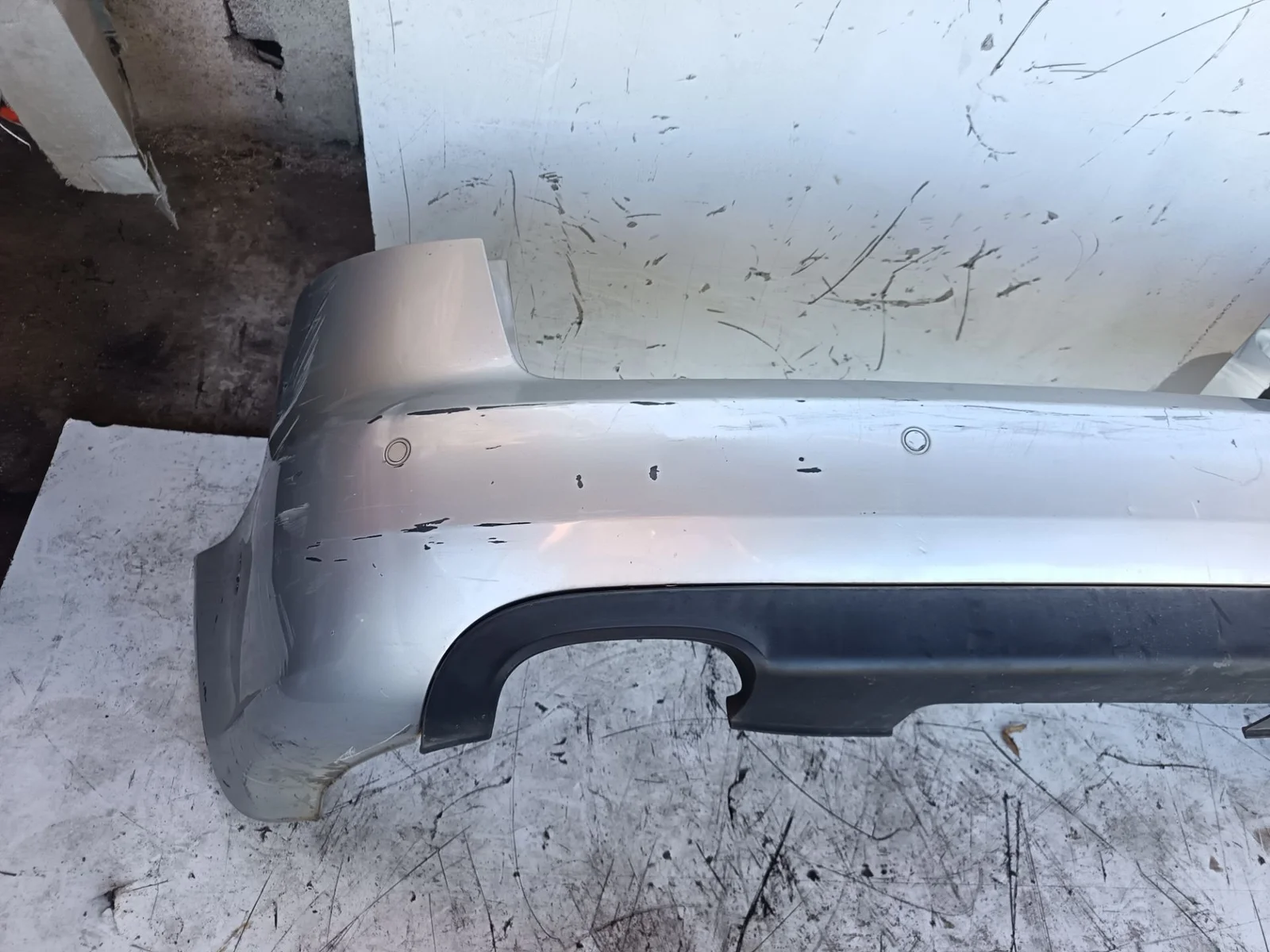Foto de PARAGOLPES TRASERO AUDI A4 AVANT (8E) 1.9 TDI (116 CV / 85 KW)