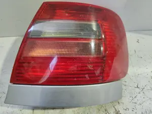 Foto de PILOTO TRASERO DERECHO AUDI A4 AVANT (B5) referencia 8D0945096D