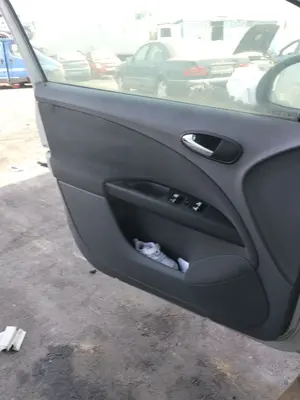 Foto de GUARNECIDO PUERTA DELANTERA IZQUIERDA SEAT ALTEA (5P1) 1.9 TDI (105 CV / 77 KW) referencia 5P0867011B 1UQ
