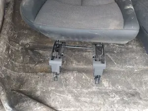 Foto de ASIENTO TRASERO MERCEDES-BENZ CLS (BM 219) 3.0 CDI CAT (224 CV / 165 KW) foto 3