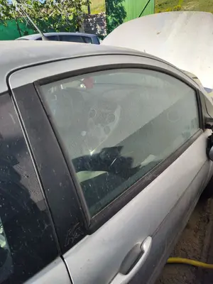 Foto de LUNA DELANTERA DERECHA FORD KA (CCU) 1.3 TDCi CAT (75 CV / 55 KW) referencia 1542423