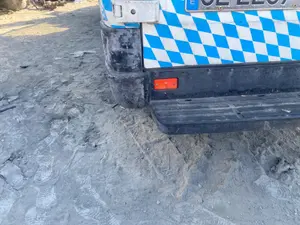 Foto de PARAGOLPES TRASERO VOLKSWAGEN LT FURGÓN/COMBI 2.5 TDI (109 CV / 80 KW)
