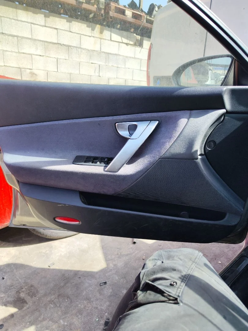 Foto de GUARNECIDO PUERTA DELANTERA IZQUIERDA NISSAN PRIMERA BERLINA (P12) 1.9 16V Turbodiesel CAT (120 CV / 88 KW) referencia 80901AV702