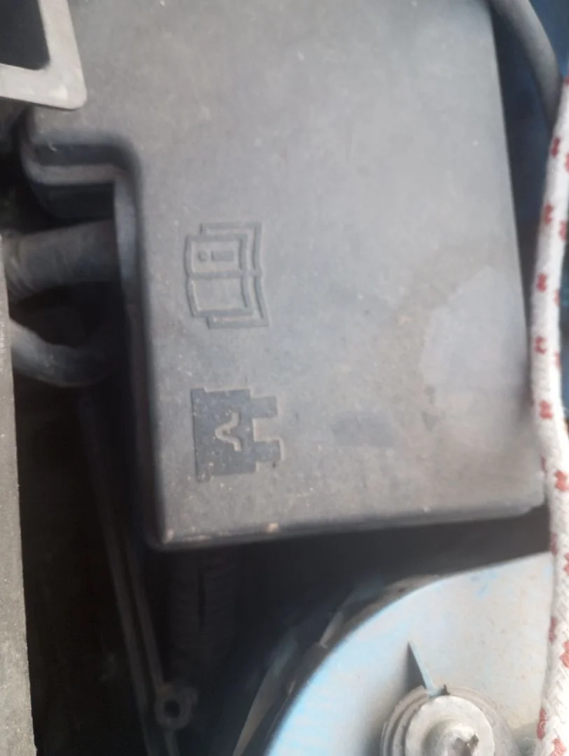 Foto de CAJA PRECALENTAMIENTO FORD FOCUS BERLINA (CAP) 1.6 TDCi CAT (109 CV / 80 KW)