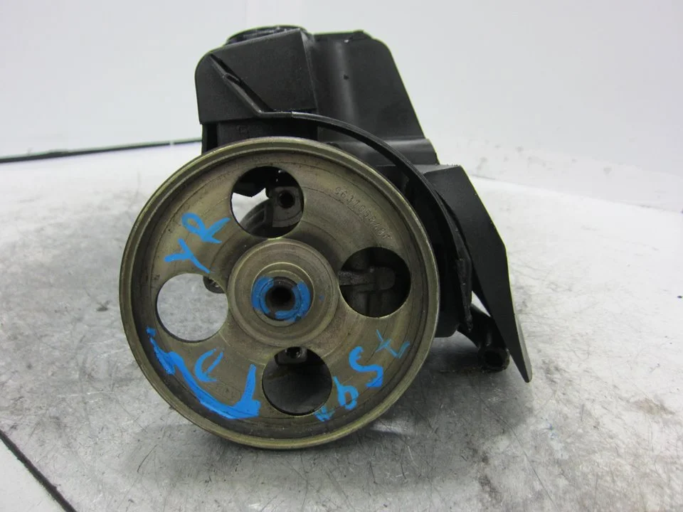 Foto de BOMBA DIRECCION PEUGEOT 206 1.4 (75 CV / 55 KW) referencia 963705848C