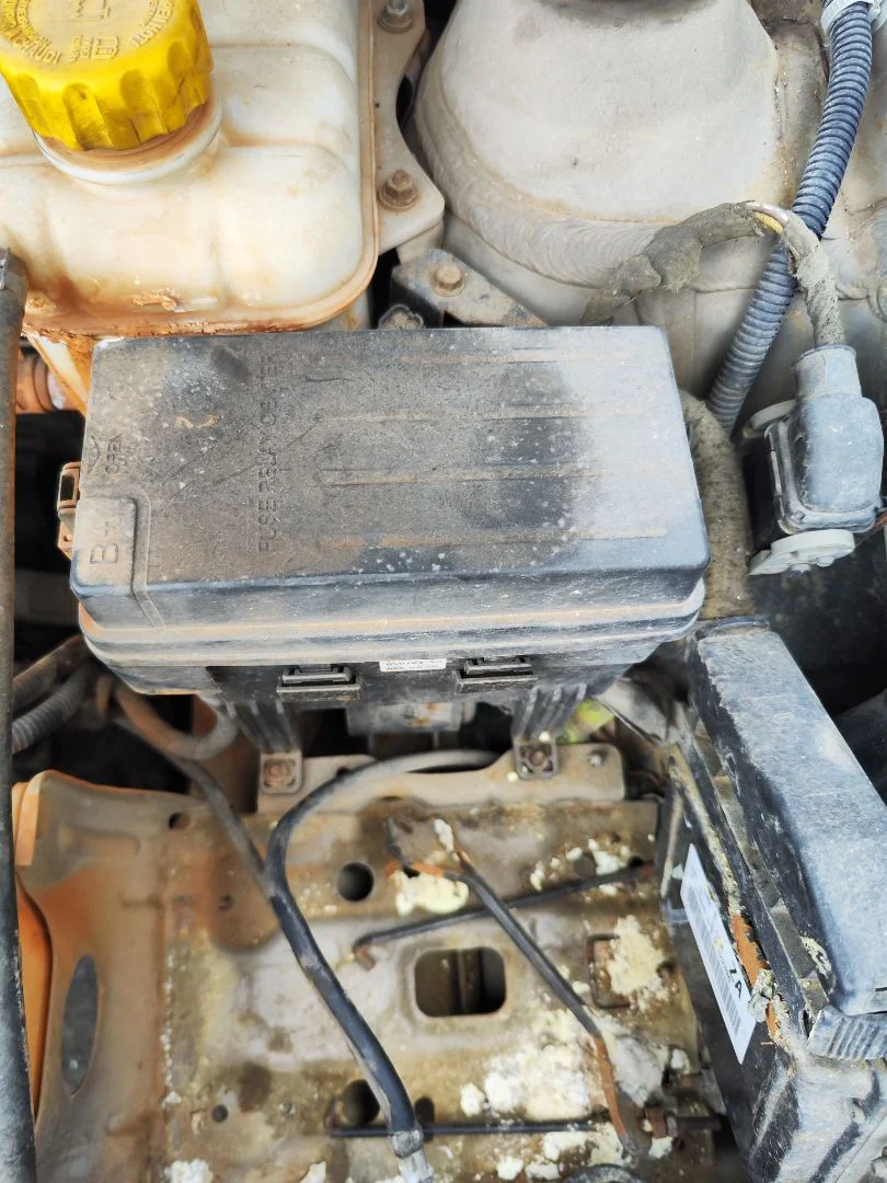 Foto de CAJA RELES / FUSIBLES CHEVROLET LACETTI 1.6 CAT (109 CV / 80 KW) referencia 96451738