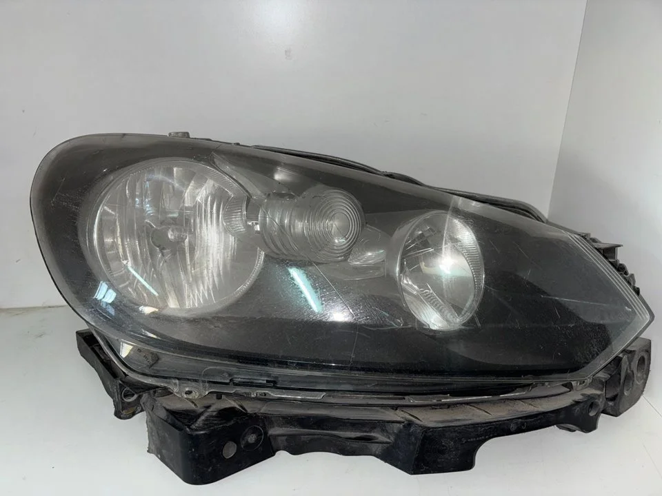 Foto de FARO DERECHO VOLKSWAGEN GOLF VI (5K1)(10.2008) referencia 5K1941006P