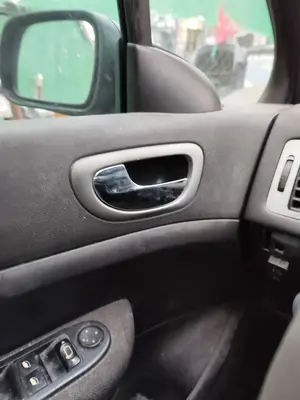 Foto de MANETA INTERIOR DELANTERA IZQUIERDA PEUGEOT 307 (S1)(04.2001) 1.6 16V CAT (109 CV / 80 KW)