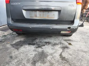 Foto de PARAGOLPES TRASERO PEUGEOT 5008 1.6 HDi FAP CAT (9HZ / DV6TED4) (109 CV / 80 KW)
