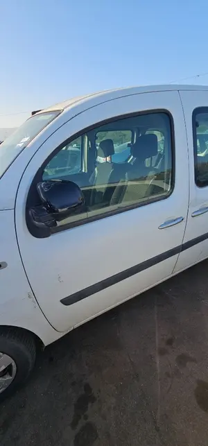 Foto de PUERTA DELANTERA IZQUIERDA RENAULT KANGOO II (F/KW0) 1.5 dCi Diesel FAP (90 CV / 66 KW) referencia 801010229R foto 1