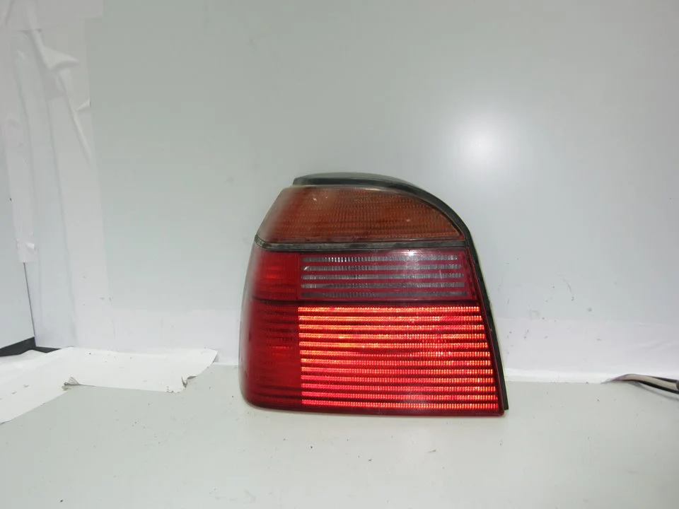 Foto de PILOTO TRASERO IZQUIERDO VOLKSWAGEN GOLF III (1H1)(11.1991) 1.9 TDI (90 CV / 66 KW) referencia 1H6945257