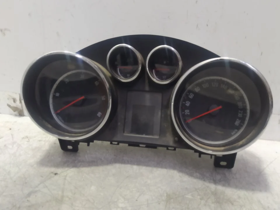 Foto de CUADRO INSTRUMENTOS OPEL ASTRA J BERLINA 5P 1.7 16V CDTI (110 CV / 81 KW) referencia 13328263