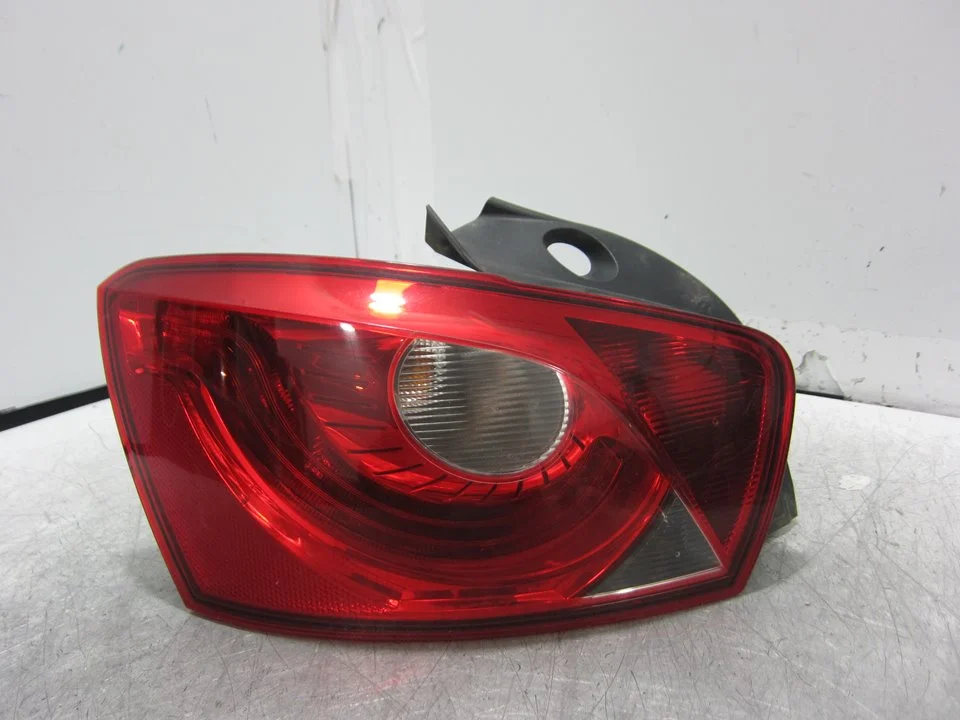 Foto de PILOTO TRASERO IZQUIERDO SEAT IBIZA BERLINA (6J5) referencia 6J4945095K