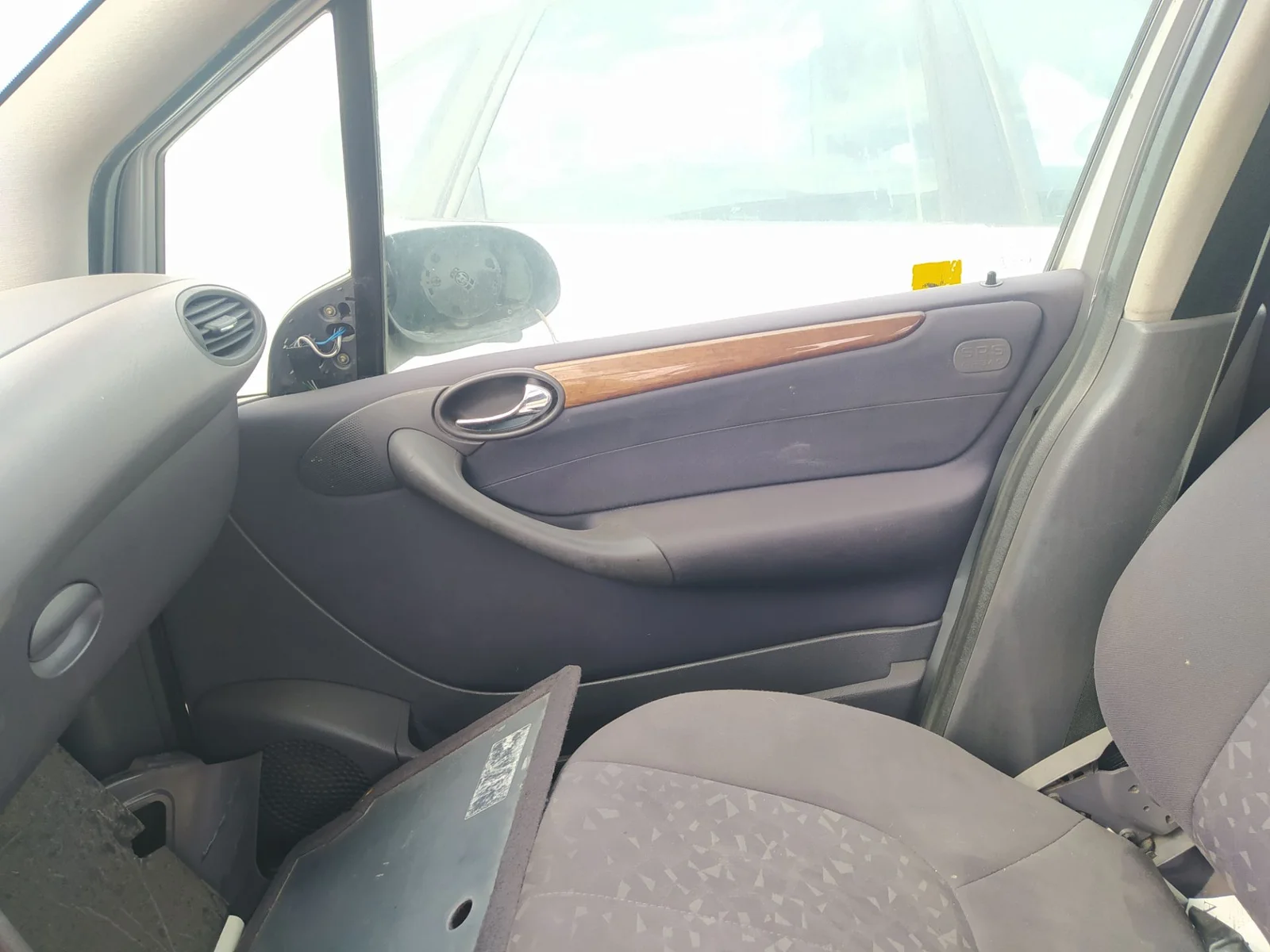 Foto de ELEVALUNAS DELANTERO DERECHO MERCEDES-BENZ CLASE A (BM 168) 1.7 CDI Diesel CAT (95 CV / 70 KW) referencia A1687202046
