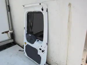Foto de PORTON TRASERO DERECHO FORD TOURNEO CONNECT (TC7) 1.8 TDCi CAT (75 CV / 55 KW) foto 9