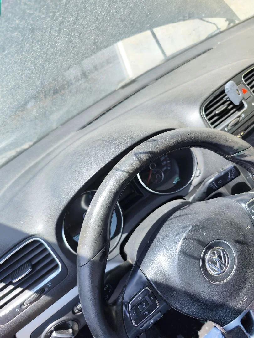 Foto de SALPICADERO VOLKSWAGEN GOLF VI (5K1)(10.2008) 2.0 TDI (110 CV / 81 KW) referencia 5K1857001B FKZ