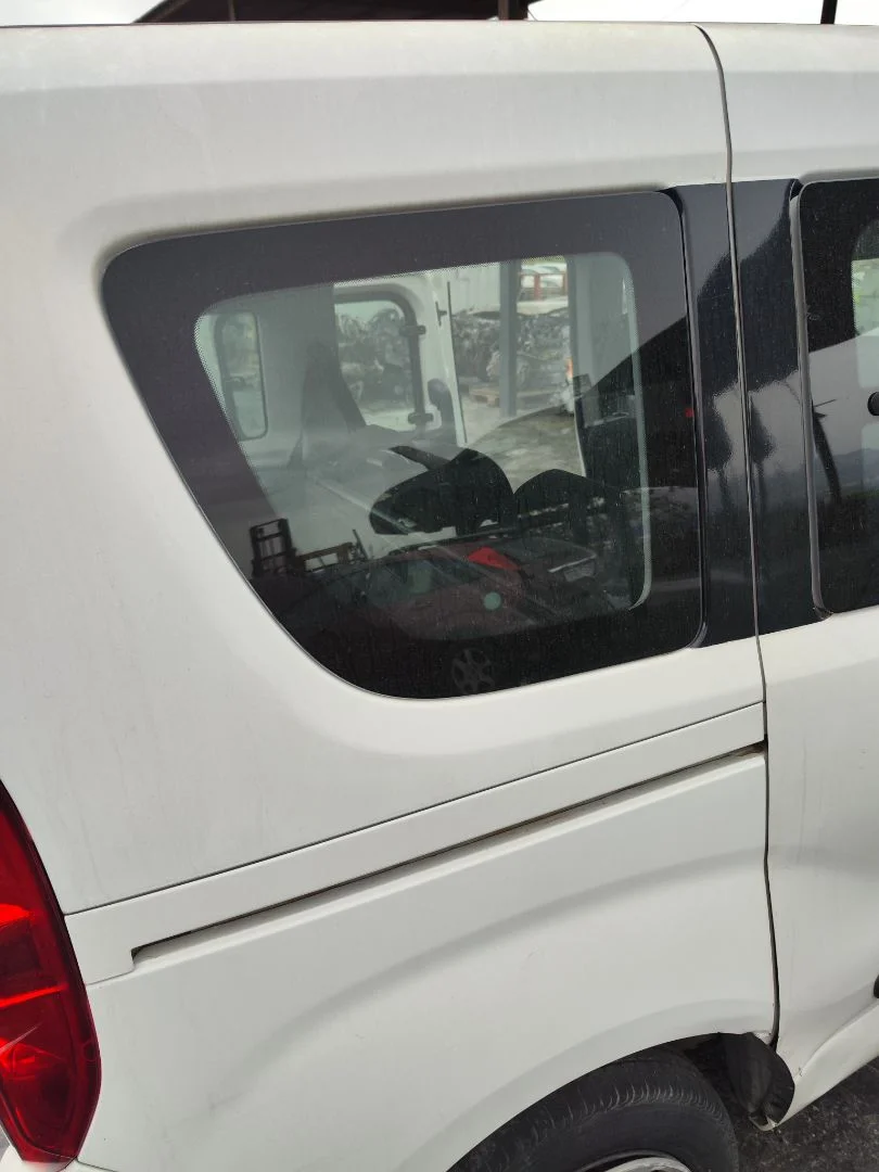 Foto de LUNA CUSTODIA TRASERA DERECHA FIAT II DOBLÒ (152) 1.6 JTDM 16V CAT (105 CV / 77 KW)