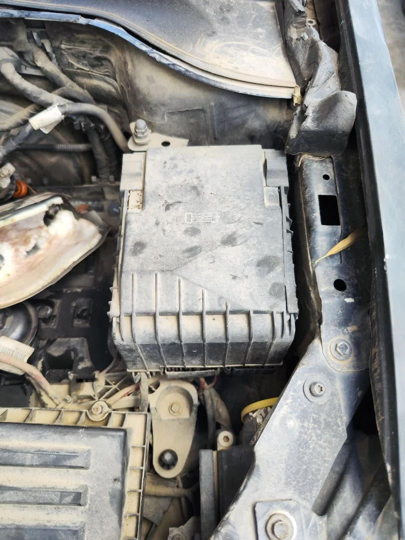 Foto de CAJA PRECALENTAMIENTO VOLKSWAGEN GOLF VI (5K1)(10.2008) 2.0 TDI (110 CV / 81 KW)