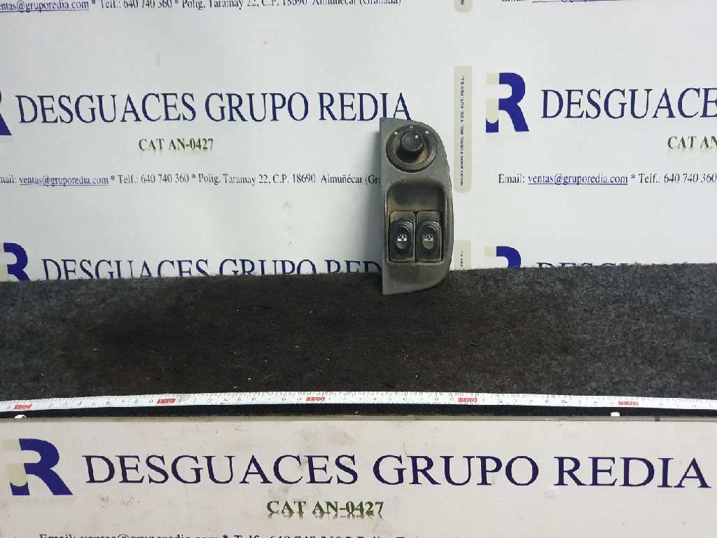Foto de MANDO ELEVALUNAS DELANTERO IZQUIERDO RENAULT MEGANE I FASE 2 BERLINA (BA0) referencia 838099D