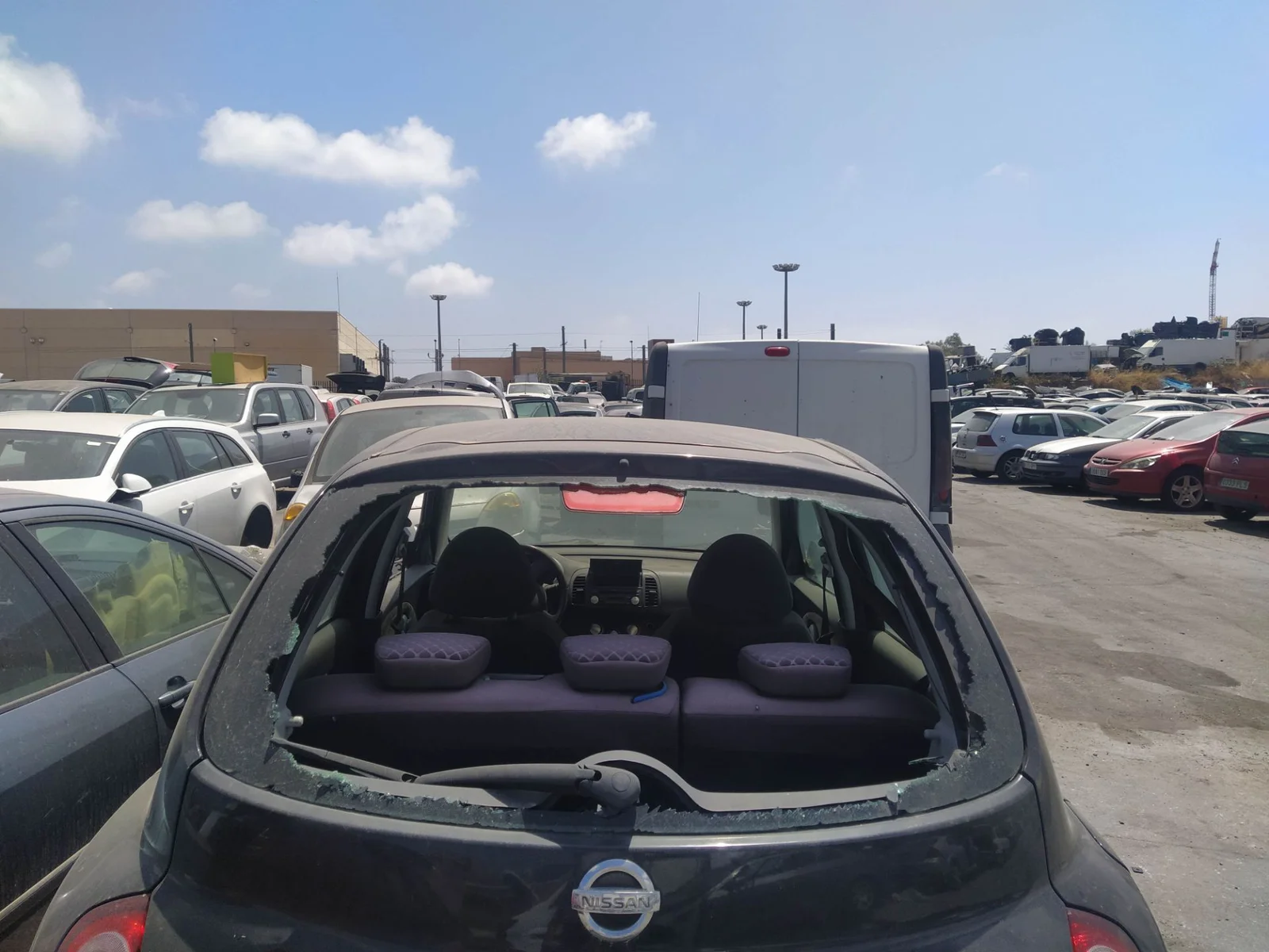 Foto de REFUERZO PARAGOLPES TRASERO NISSAN MICRA (K12E) 1.2 CAT (65 CV / 48 KW)