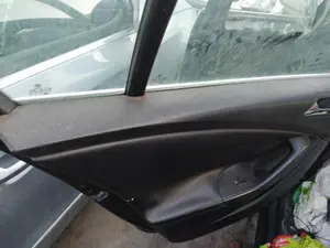 Foto de CERRADURA PUERTA DELANTERA IZQUIERDA VOLKSWAGEN PASSAT BERLINA (3C2) 2.0 TDI (140 CV / 103 KW) referencia 3C1837015B