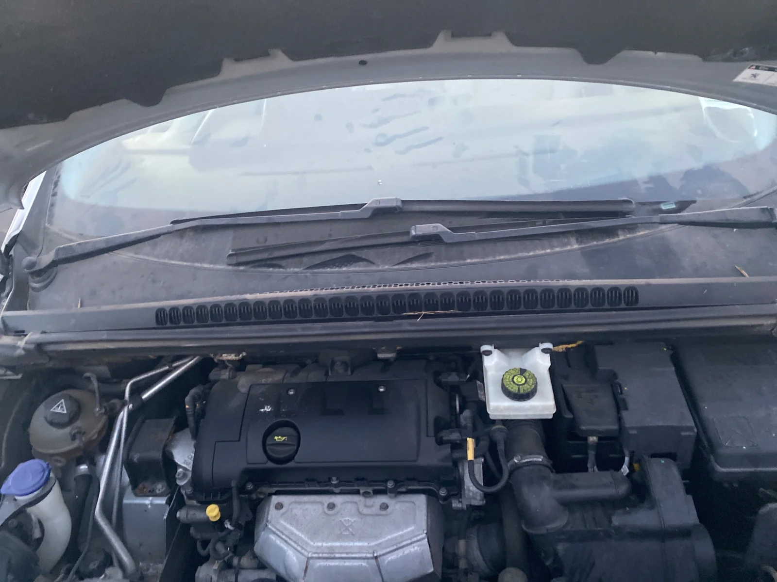Foto de TORPEDO PEUGEOT 3008 1.6 16V (120 CV / 88 KW)
