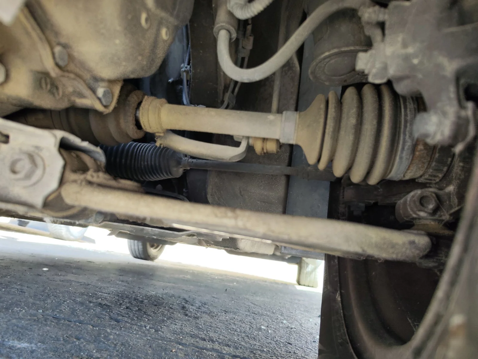 Foto de TRANSMISION DELANTERA IZQUIERDA OPEL CORSA C 1.2 16V CAT (Z 12 XE / LW4) (75 CV / 55 KW) referencia 26094867