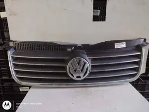 Foto de REJILLA DELANTERA VOLKSWAGEN PASSAT BERLINA (3B3) referencia 3B0853651 foto 1