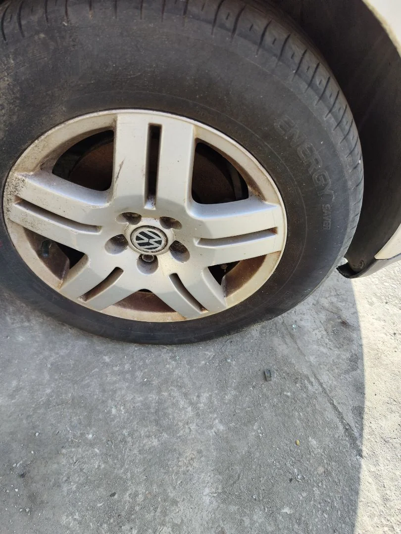 Foto de LLANTA VOLKSWAGEN GOLF IV BERLINA (1J1)(10.1997) 2.0 (116 CV / 85 KW)