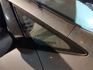 Foto de LUNA CUSTODIA DELANTERA DERECHA MITSUBISHI GRANDIS (NA0W)