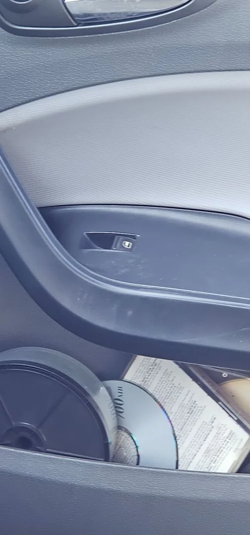 Foto de MANDO ELEVALUNAS DELANTERO DERECHO SEAT IBIZA BERLINA (6J5) 1.4 TDI (80 CV / 59 KW)