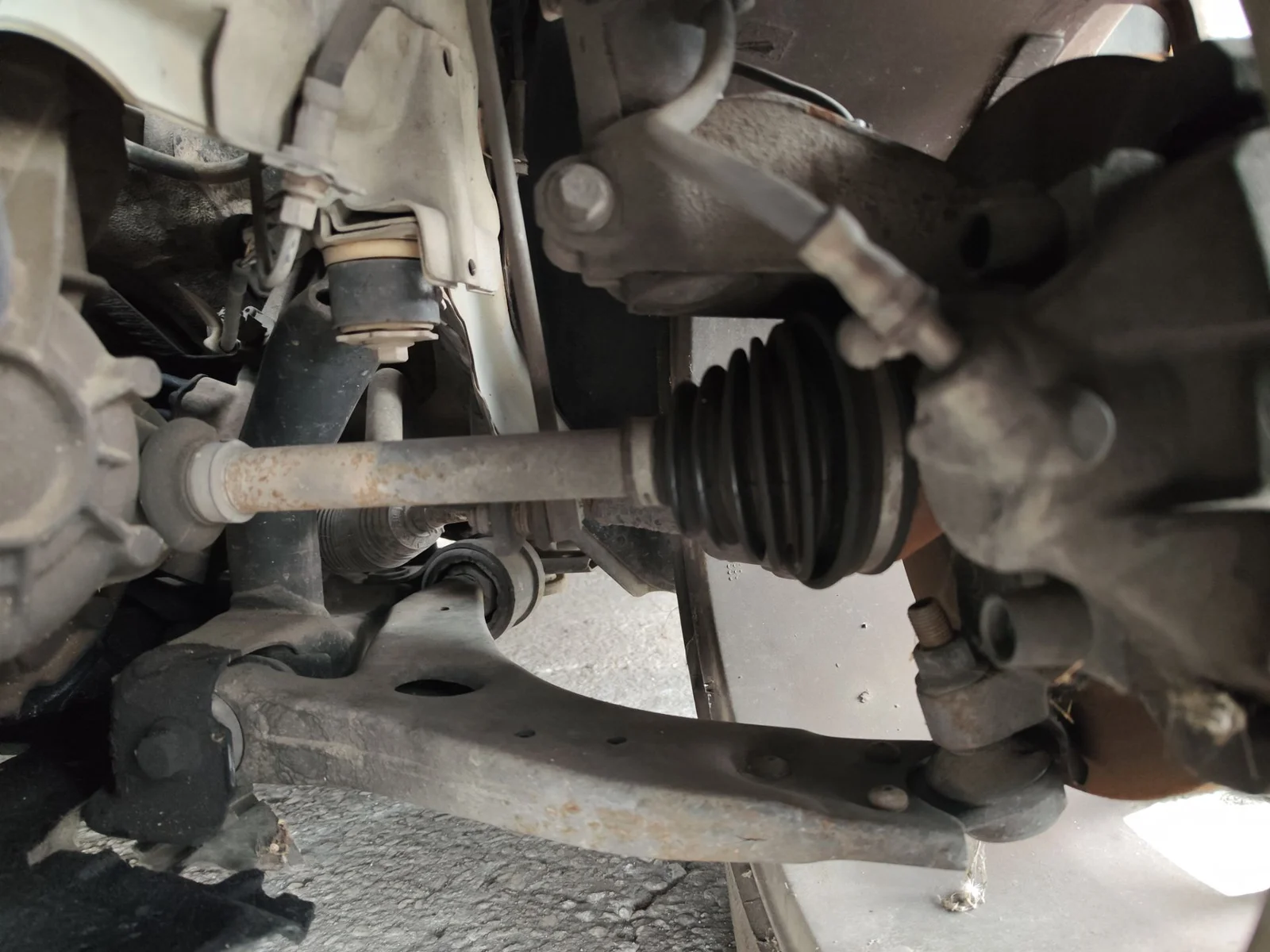 Foto de BRAZO SUSPENSION DELANTERO IZQUIERDO FORD FOCUS BERLINA (CAP) 1.6 TDCi CAT (90 CV / 66 KW)