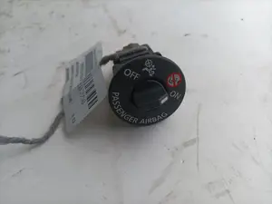 Foto de INTERRUPTOR RENAULT CLIO IV GRANDTOUR referencia 681995290R