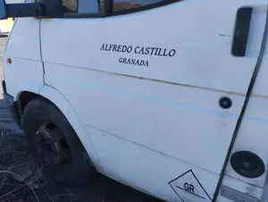 Foto de PUERTA DELANTERA IZQUIERDA FORD TRANSIT FURGÓN (CY/DY)(1986) 2.5 Diesel (80 CV / 59 KW) foto 4