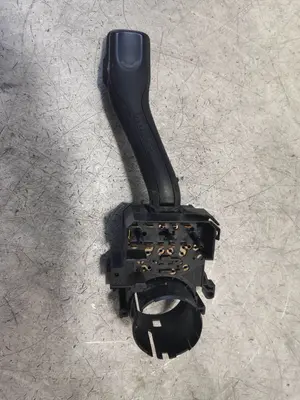 Foto de MANDO INTERMITENTES AUDI TT COUPE/ROADSTER (8N3/8N9) 1.8 20V Turbo (180 CV / 132 KW) referencia 8L0953513G foto 2