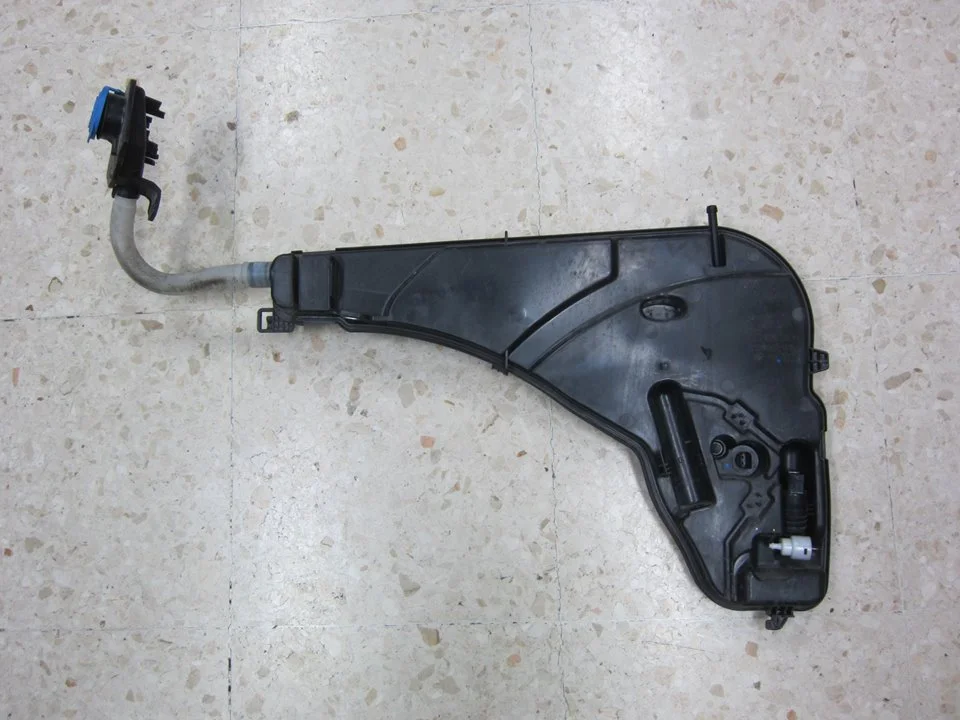 Foto de DEPOSITO LIMPIA BMW SERIE X3 (G01) 3.0 24V Turbodiesel (265 CV / 195 KW) referencia 6167794750001