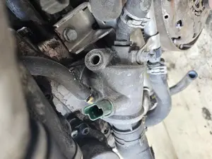 Foto de MOTOR COMPLETO OPEL ASTRA H BERLINA referencia Z19DTH foto 4