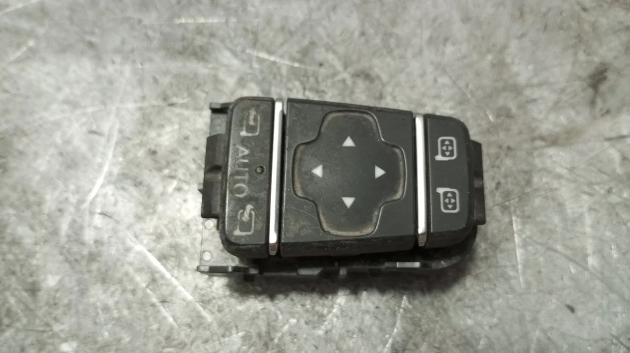 Foto de MANDO RETROVISOR RENAULT CAPTUR I 1.5 dCi Diesel FAP (110 CV / 81 KW) referencia 255702886R