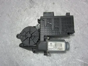 Foto de MOTOR ELEVALUNAS DELANTERO IZQUIERDO CITROEN GRAND C4 PICASSO 1.6 16V HDi FAP (109 CV / 80 KW) referencia 9682495880