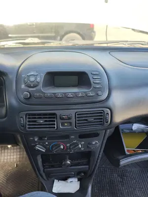 Foto de CONSOLA CENTRAL TOYOTA COROLLA (E11) 2.0 Turbodiesel CAT (90 CV / 66 KW) foto 2