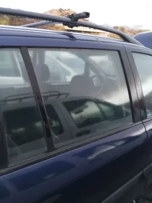 Foto de LUNA TRASERA DERECHA OPEL ZAFIRA A 2.0 DTI (101 CV / 74 KW) referencia 90579662 foto 3