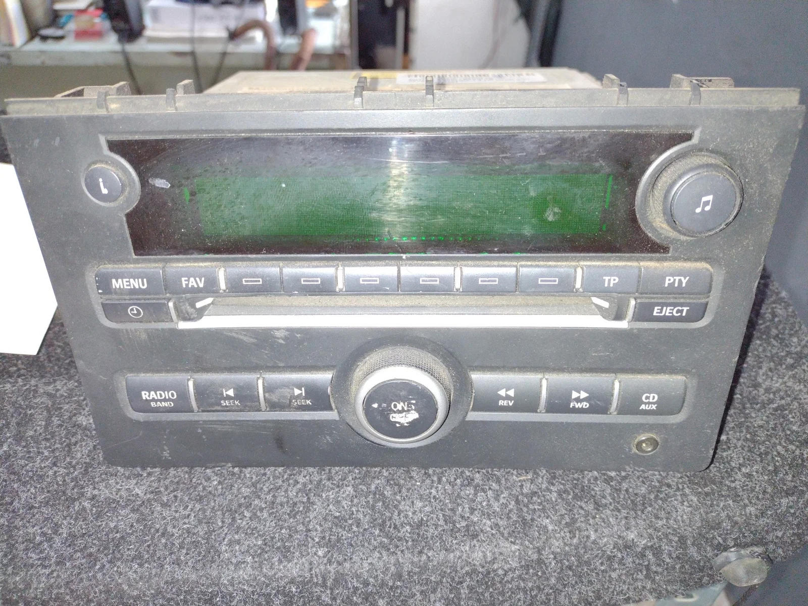 Foto de SISTEMA AUDIO / RADIO CD SAAB 9-3 BERLINA 1.9 TiD CAT (150 CV / 110 KW) referencia 12774897