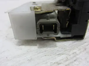 Foto de CERRADURA PUERTA DELANTERA IZQUIERDA RENAULT MEGANE I FASE 2 COUPE (DA...) 1.6 (107 CV / 79 KW) referencia 080399B foto 6
