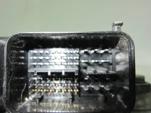 Foto de CENTRALITA MOTOR UCE LEXUS IS (DS2/IS2) referencia 8966153D80 foto 2