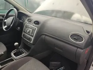 Foto de SALPICADERO FORD FOCUS BERLINA (CAP) 1.8 TDCi Turbodiesel CAT (116 CV / 85 KW) referencia 1541981 foto 2