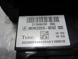 Foto de CAJA RELES / FUSIBLES MERCEDES-BENZ CLASE S (BM 220) BERLINA 5.0 V8 24V CAT (306 CV / 225 KW) referencia 2115454101 foto 12